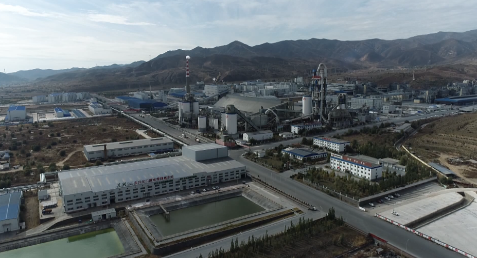 电石自动出炉机器人视频_电石厂智能机器人_电动智能机器人