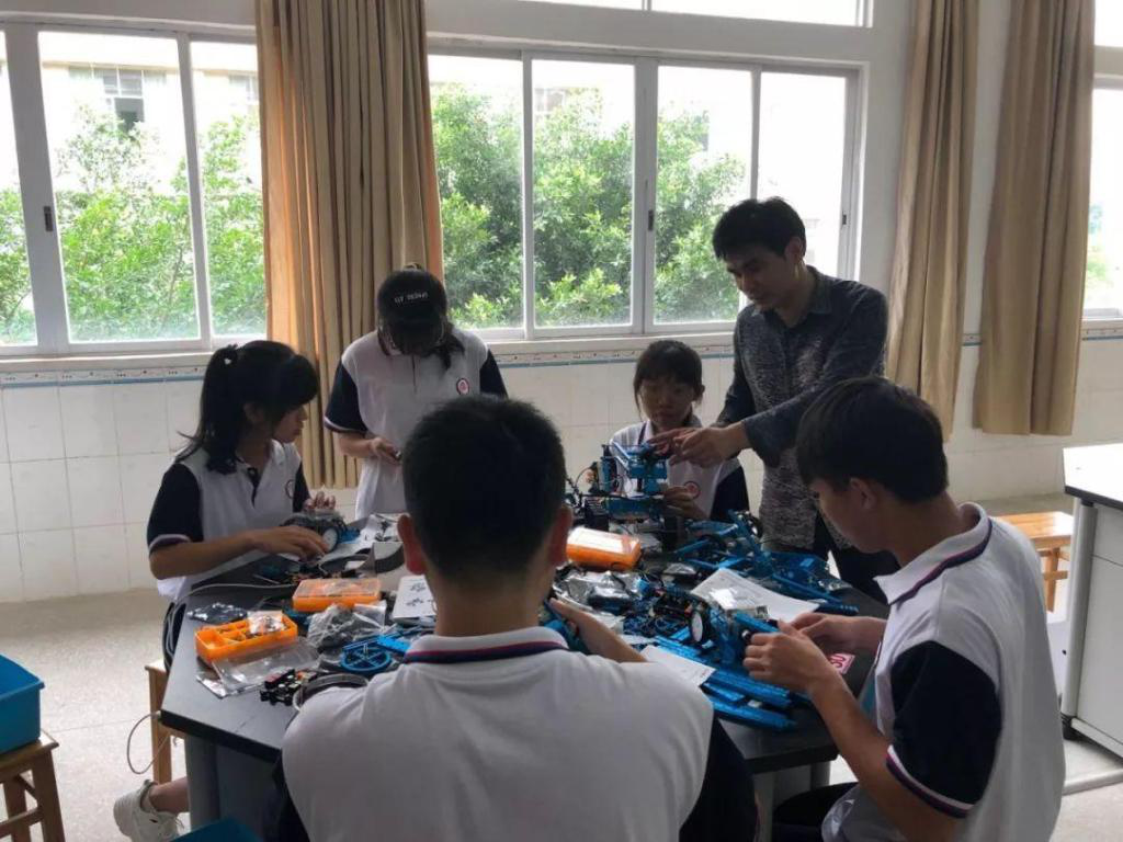 科技教育视频教育之窗栏目_高科技教育孩子视频_学生科技视频