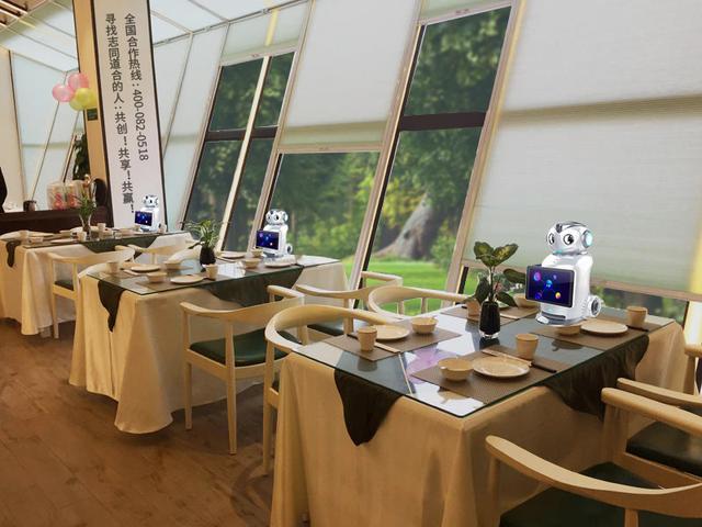江苏医院智能配送机器人_江苏医疗机器人设计_南京医疗机器人