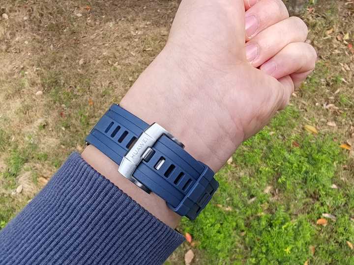 华为watch防水_高科技防水手表华为手机_华为防水的表