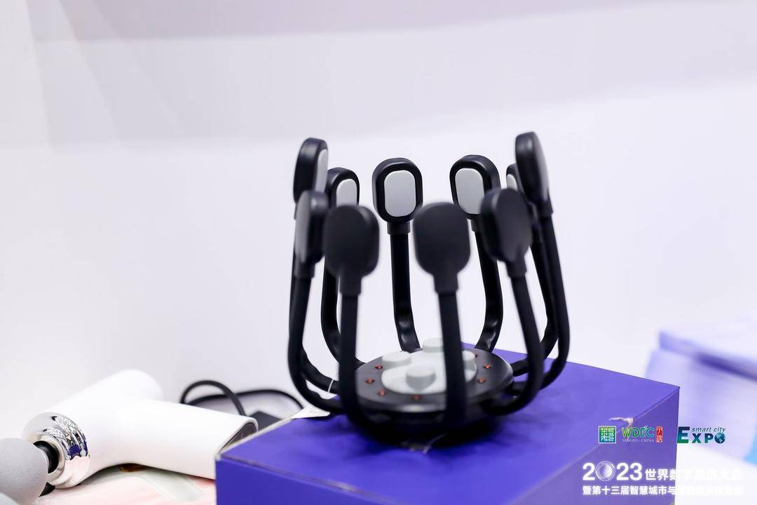 采购机器人注意什么_采购心理机器智能项目人员配置_智能心理机器人采购项目