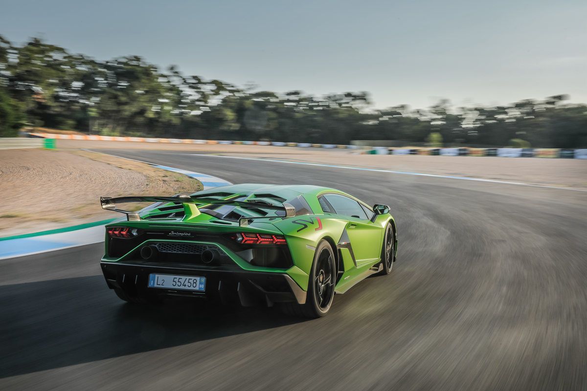 全新生产纪录：兰博基尼汽车公司第10,000台Aventador下线