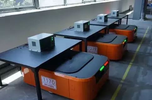 货架搬运车_智能货架搬运机器人价格_搬货的机器